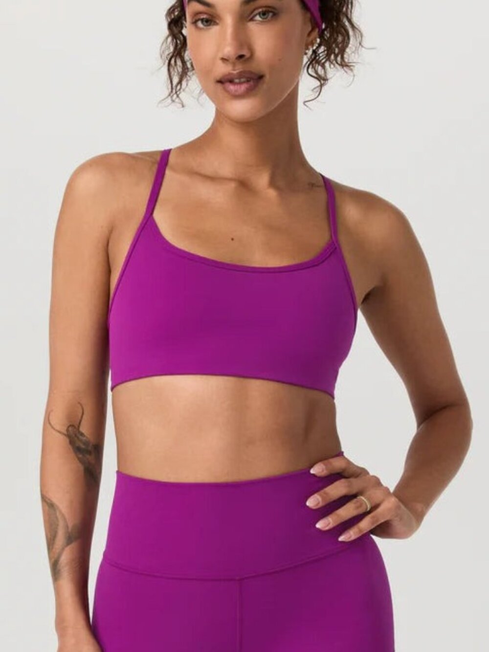Vuori AllTheFeels Bra - Magenta - Size Large